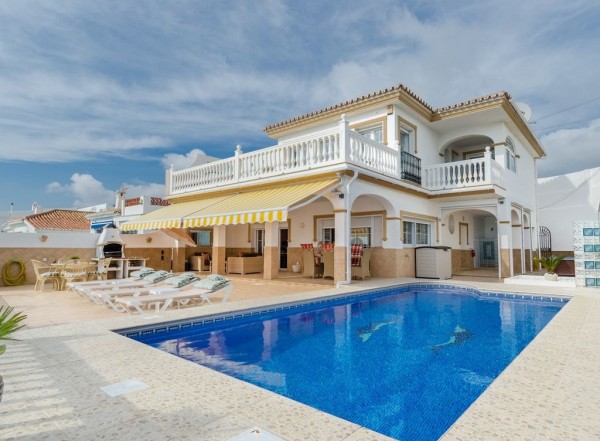 Modern villa on the beach