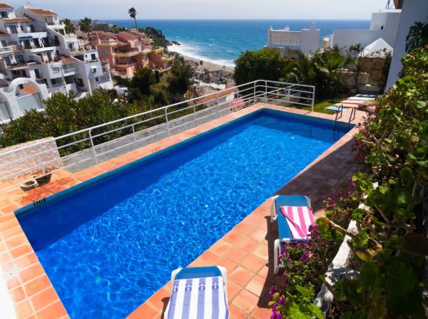 Modern house in Nerja with pool