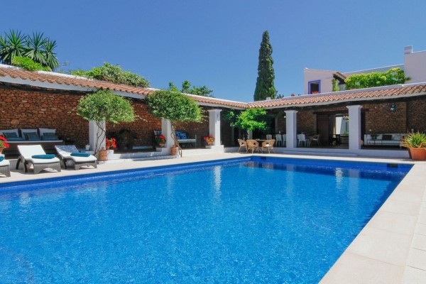 Modern villa with sea view