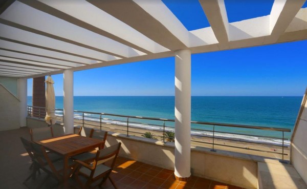 Apartment on the beachfront